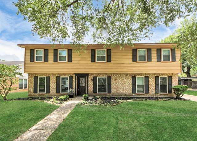 Property at 3923 Cypress Lake Dr, Spring, TX 77388, 5 beds, 3.5 baths