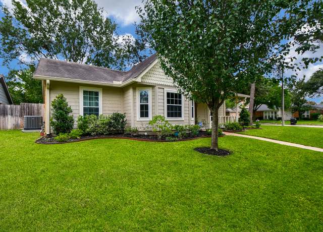 Property at 1902 Hollyoak Dr, Houston, TX 77084, 3 beds, 2 baths