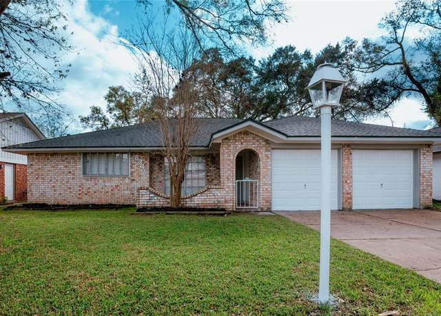 Property at 8346 Sterlingshire St, Houston, TX 77078, 4 beds, 2 baths