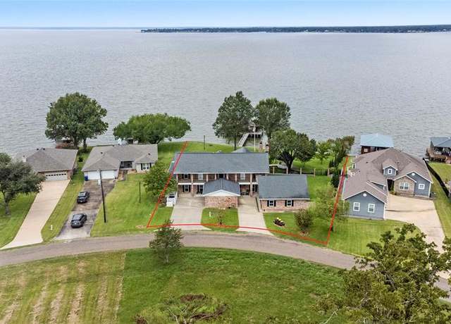 Property at 466 Buffalo Ct, Livingston, TX 77351, 4 beds, 3.5 baths