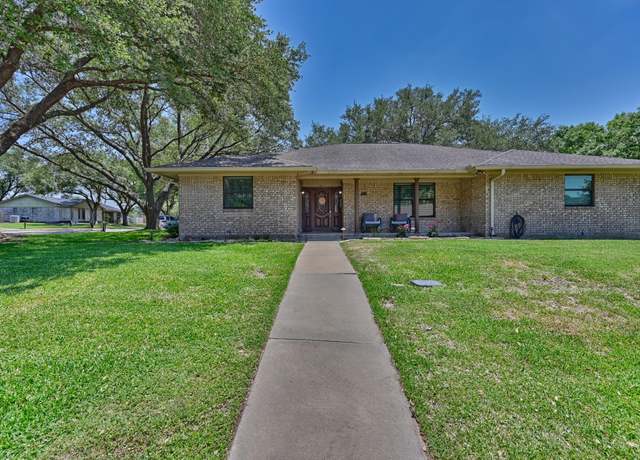Property at 1600 Pecan St, Brenham, TX 77833, 3 beds, 2 baths