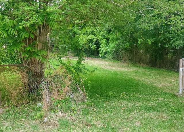 Property at 6221 Park Ave, Texas City, TX 77591
