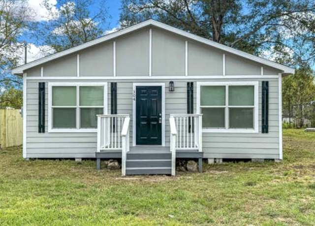 Property at 304 E Caroline St, Trinity, TX 75862, 2 beds, 1 bath