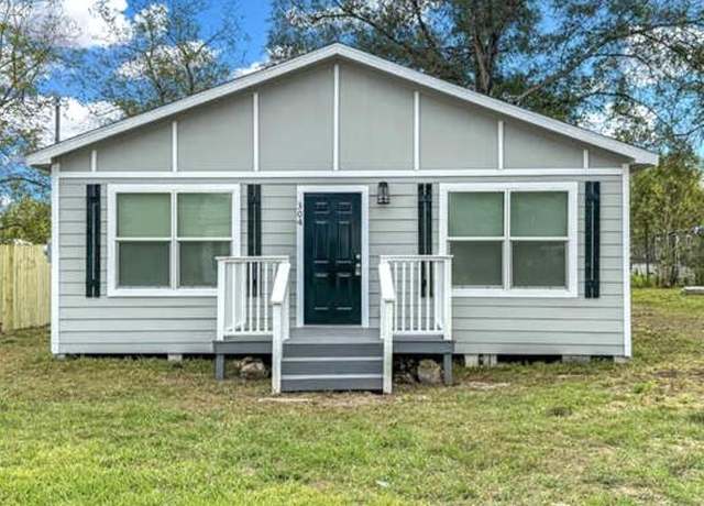 Property at 304 E Caroline St, Trinity, TX 75862, 2 beds, 1 bath