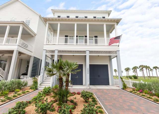 Property at 2646 E Seaside Dr, Galveston, TX 77550, 3 beds, 3.5 baths