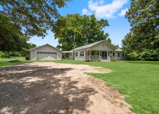 Property at 950 Old Providence Rd, Livingston, TX 77351, 4 beds, 2 baths