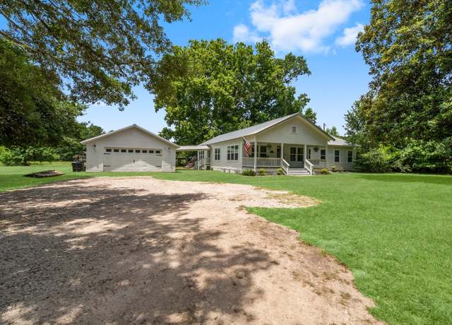 Property at 950 Old Providence Rd, Livingston, TX 77351, 4 beds, 2 baths