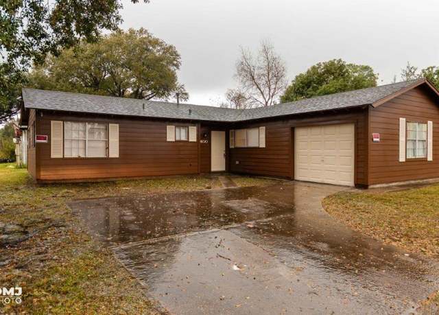Property at 3600 Kenwood St, West Orange, TX 77630, 3 beds, 1 bath