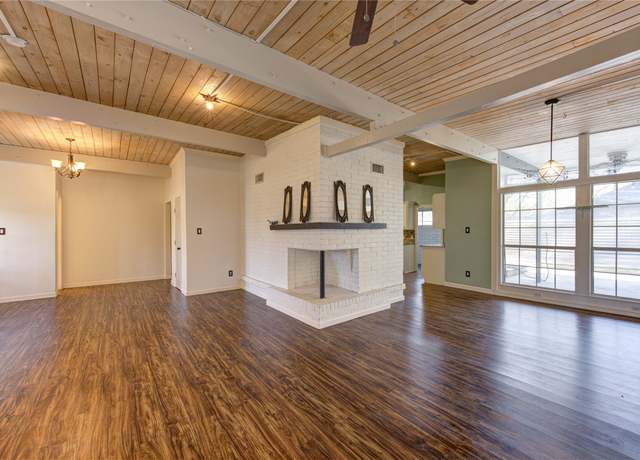 Property at 1505 Oak Ridge Dr, Dickinson, TX 77539, 4 beds, 3 baths