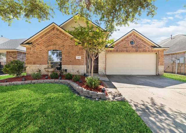 Property at 2933 Meridian Bay Ln, Dickinson, TX 77539, 4 beds, 2 baths