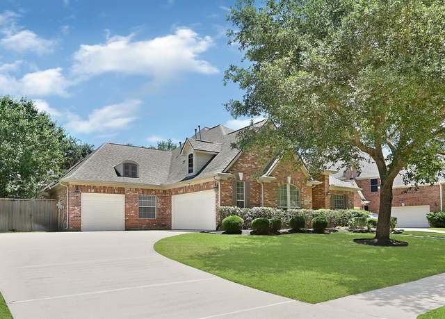Property at 8303 Crescent Knolls Dr, Richmond, TX 77406, 4 beds, 3 baths