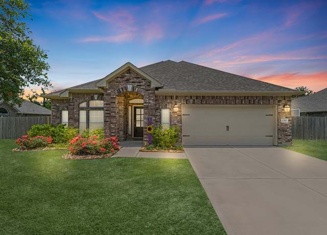 Property at 1290 Laurel Loop, Angleton, TX 77515, 4 beds, 2 baths