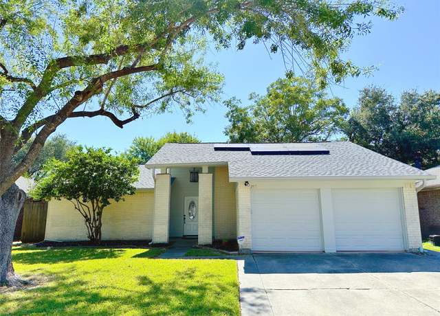Property at 2531 Orion Dr, League City, TX 77573, 3 beds, 2 baths