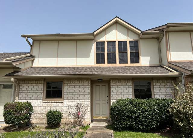 Property at 30 T Huxley Ln, Missouri City, TX 77459, 3 beds, 2.5 baths