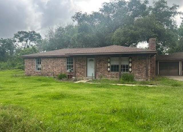 Property at 20250 County Road 510q, Brazoria, TX 77422, 2 beds, 2.5 baths
