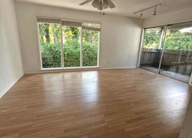 Property at 909 Silber Rd Unit 32E, Houston, TX 77024, 2 beds, 1 bath