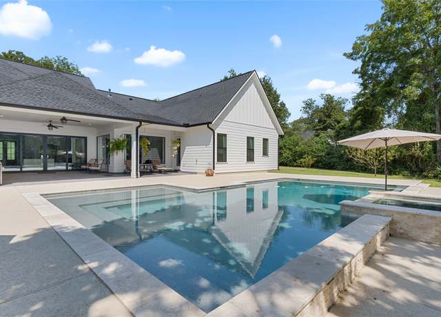 Property at 11799 N Peppertree Loop, Montgomery, TX 77356, 4 beds, 4.5 baths