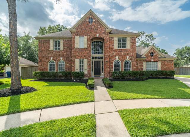 Property at 1204 Buttonwood Dr, Friendswood, TX 77546, 4 beds, 2.5 baths