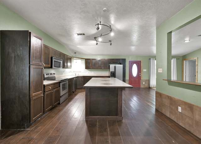 Property at 17835 Autumn Leaf Ln, New Caney, TX 77357, 4 beds, 2.5 baths