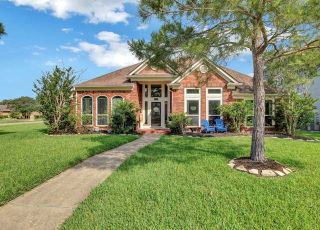 Property at 2134 Kilkenny Dr, Pearland, TX 77581, 3 beds, 2 baths
