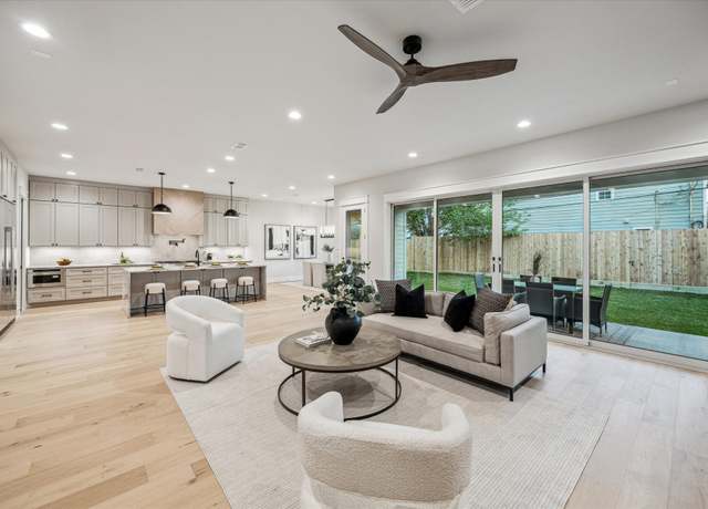 Property at 608 E 25th St, Houston, TX 77008, 4 beds, 4.5 baths