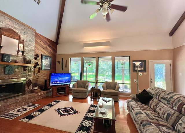 Property at 3533 N Elm Rd, Santa Fe, TX 77517, 2 beds, 3 baths