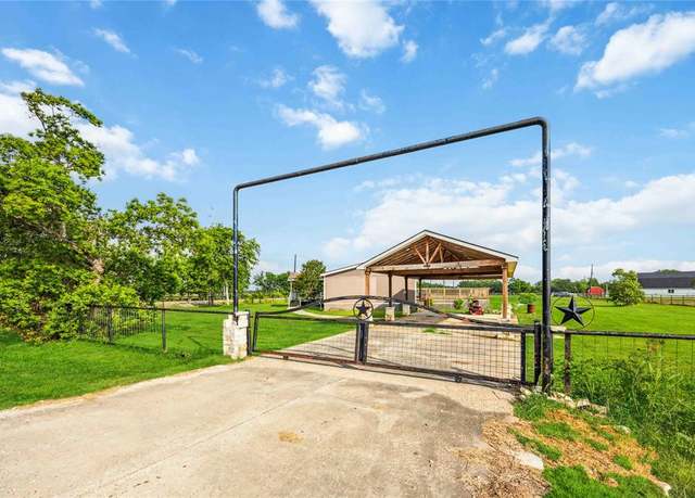 Property at 8907 County Road 511, Rosharon, TX 77583, 3 beds, 2 baths