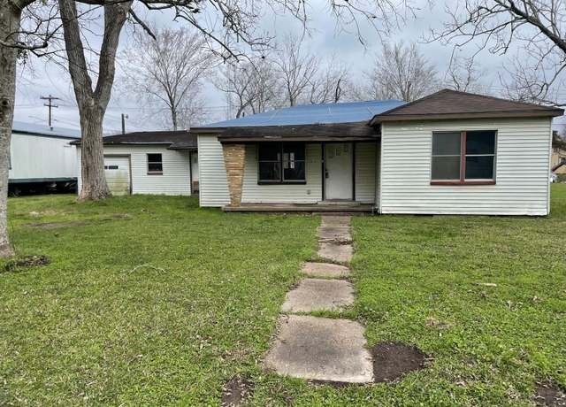 Property at 3611 Cedar St, Damon, TX 77430, 2 beds, 1 bath