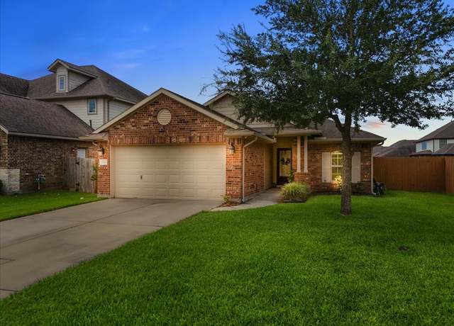Property at 2120 Llerena Ln, League City, TX 77573, 3 beds, 2 baths