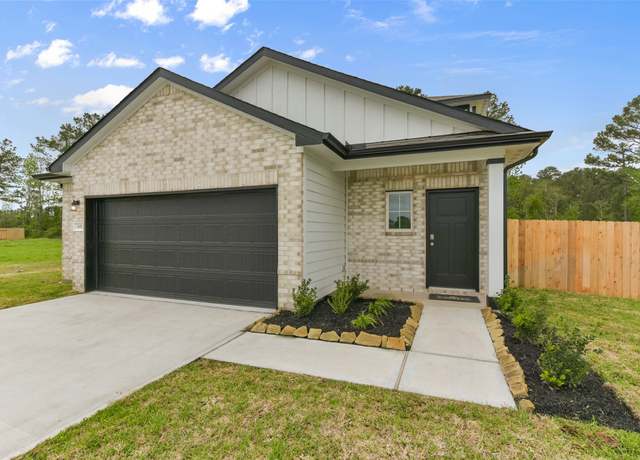 Property at 1431 Mulberry Ln, Dayton, TX 77535, 4 beds, 3 baths