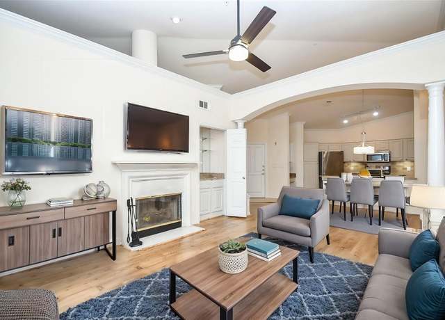 Property at 2100 Welch St Unit C305, Houston, TX 77019, 2 beds, 1.5 baths