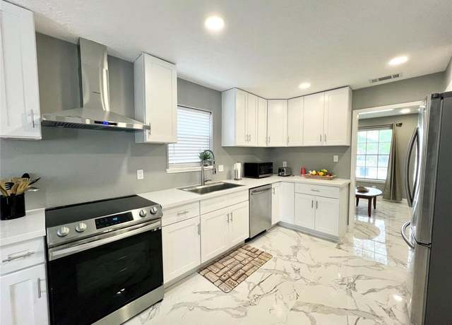 Property at 12230 Fairpoint Dr, Houston, TX 77099, 5 beds, 3 baths
