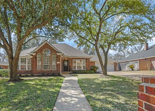Property at 4906 Bay Oaks Ct, College Station, TX 77845, 4 beds, 2 baths