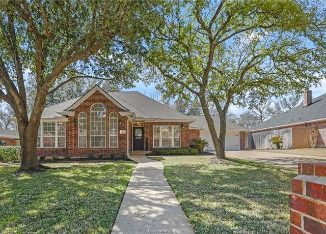 Property at 4906 Bay Oaks Ct, College Station, TX 77845, 4 beds, 2 baths