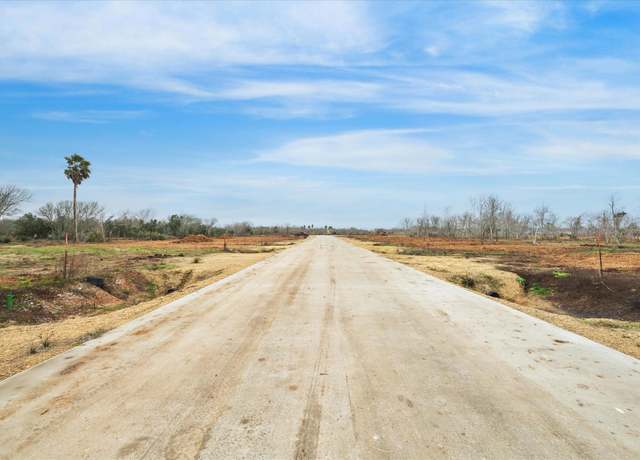 Property at 2302 Victoria Dr, San Leon, TX 77539