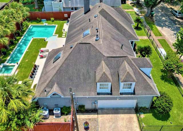 Property at 4401 Roseland St, Houston, TX 77006, 4 beds, 3.5 baths