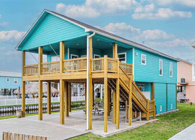 Property at 923 Tidelands Dr, Galveston, TX 77650, 3 beds, 2 baths