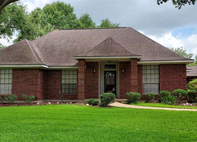 Property at 12214 3rd St, Santa Fe, TX 77510, 3 beds, 2 baths
