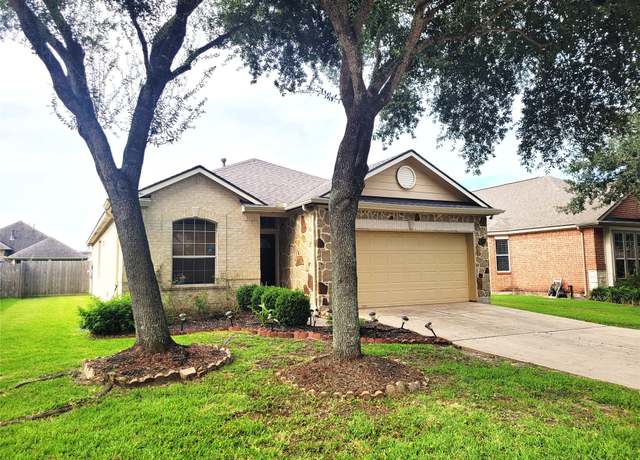 Property at 12908 Southern Valley Dr, Pearland, TX 77584, 3 beds, 2 baths