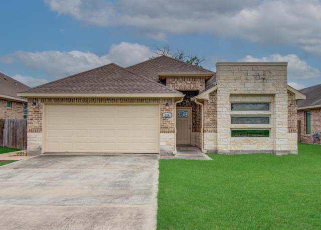 Property at 114 Dr Martin Luther King Jr Dr, La Porte, TX 77571, 3 beds, 2 baths