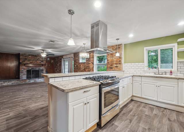 Property at 8614 Ariel St, Houston, TX 77074, 3 beds, 2 baths