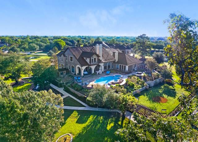 Property at 4 Steven Luke Ln, Friendswood, TX 77546, 4 beds, 6 baths