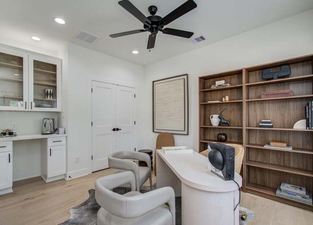 Property at 8706 Ojeman Villas Dr, Houston, TX 77055, 3 beds, 3.5 baths