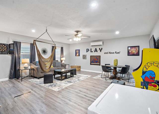 Property at 905 Ivy Ave, Deer Park, TX 77536, 3 beds, 1.5 baths