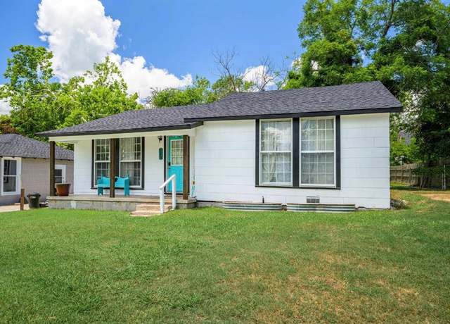 Property at 128 S Harris St, Bellville, TX 77418, 2 beds, 1 bath