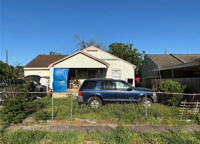 Property at 1103 Hoffman St, Houston, TX 77020, 2 beds, 1 bath