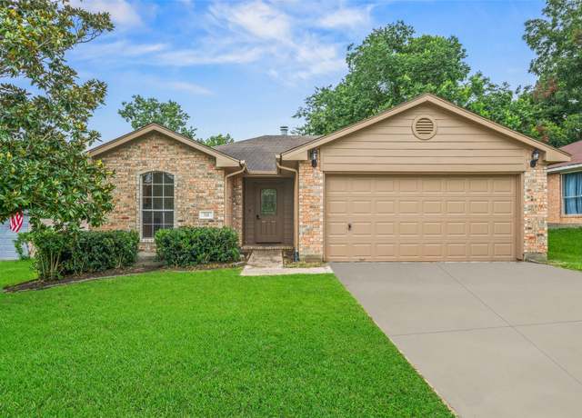 Property at 331 Lake View Dr, Montgomery, TX 77356, 3 beds, 2 baths