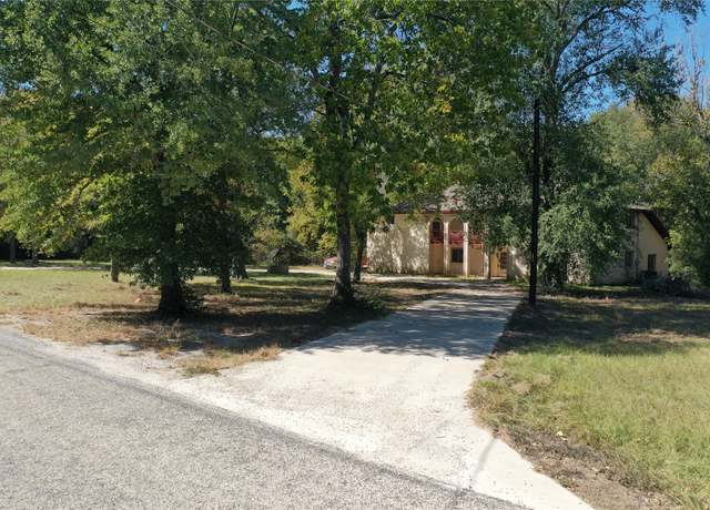 Property at 20 Ranchero Rd, College Station, TX 77845, 5 beds, 3 baths