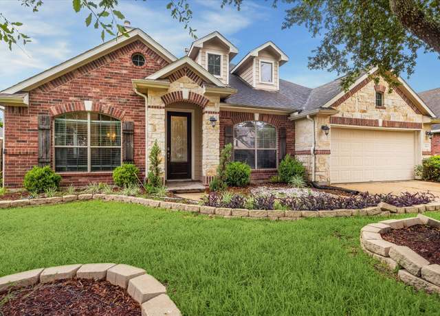 Property at 12910 Southport Dr, Pearland, TX 77584, 3 beds, 2.5 baths
