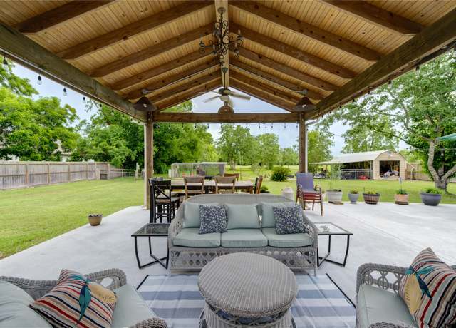 Property at 2465 Ryan Dr, Alvin, TX 77511, 3 beds, 2 baths